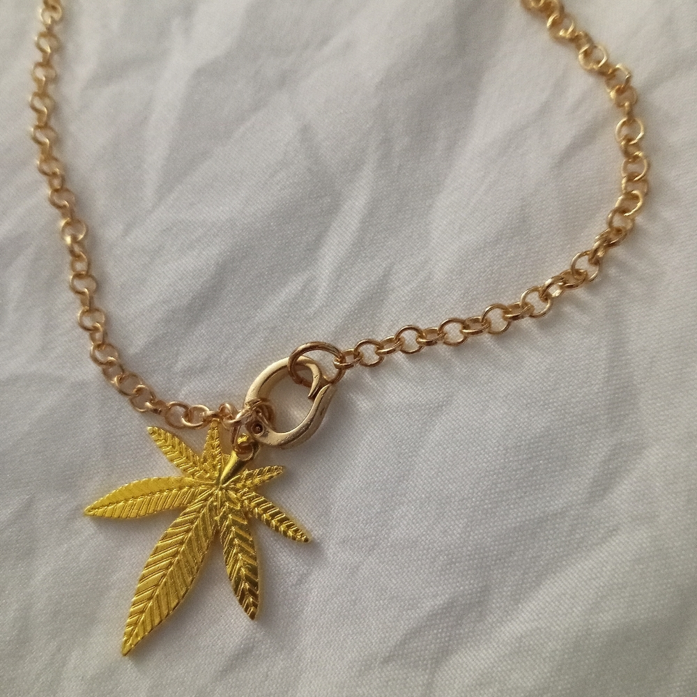 Hand Crafted 8K gold weed leaf statement gold chain necklace